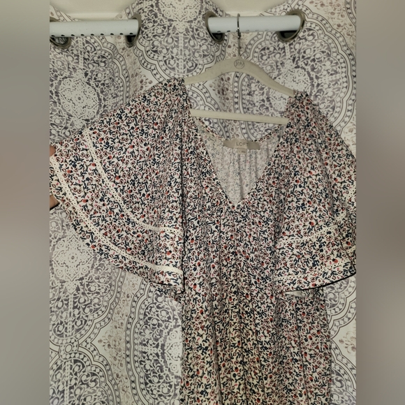 Loft flutter sleeve top - Picture 2 of 4